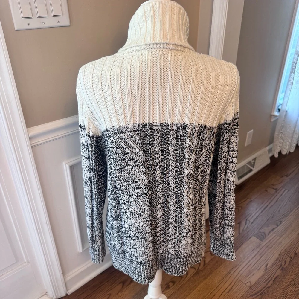 Workshop Republic clothing women’s size medium‎ turtleneck sweater